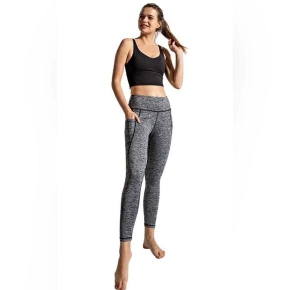 Under Armour dark gray full length heat gear leggings size small
